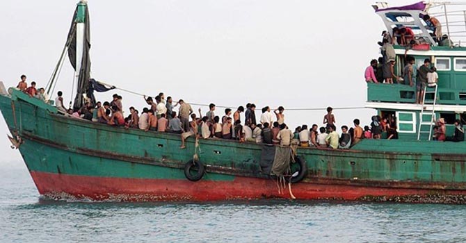 Myanmar sularında 727 göçmeni taşıyan tekne bulundu