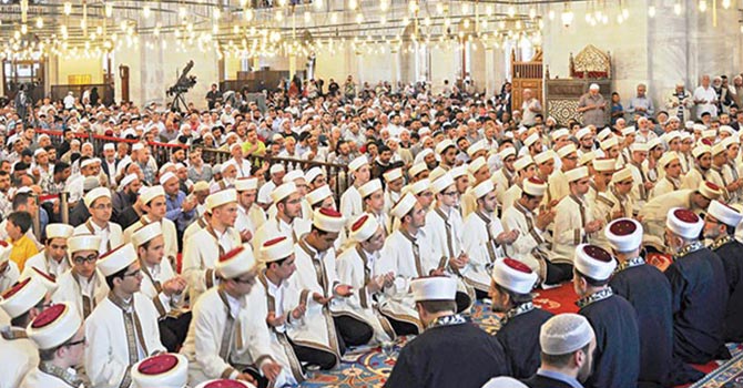 90 Kur’an bülbülü Fatih Camii’nde icazet aldı