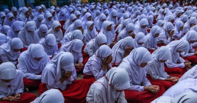 Endonezyalı öğrenciler Rohingya Müslümanları için dua etti