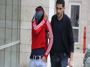 Su deposunun havalandırma kapaklarını çaldılar