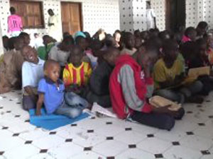 İmkansızlıklar içinde İslam'ı öğreniyorlar