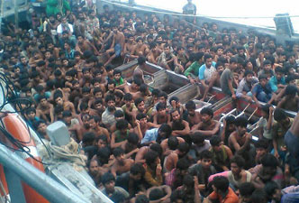 Türkiye'den Arakanlı Müslümanlara yardım