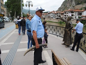 Şehzadenin kılıcını yine kırdılar