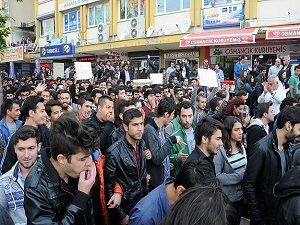 Isparta'da öğrencilerden kira protestosu