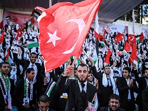 Gazze'de iki bin çift dünya evine girdi