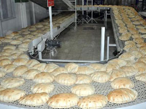 Suriyelilere 550 milyon ekmek