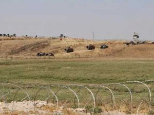 Bin kişilik Suriyeli grup Türkiye'ye giriş yaptı