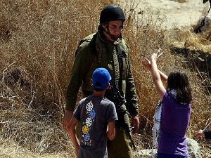 İsrail 4 Filistinli çocuğu gözaltına aldı