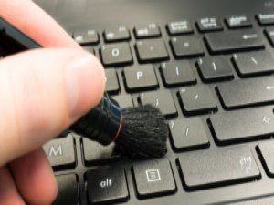 Dizüstü bilgisayar nasıl temizlenir