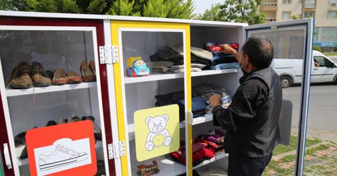 İhtiyaç sahiplerinin derdine derman paylaşım dolabı
