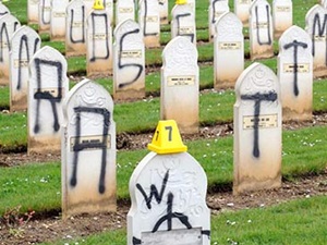 Danimarka'da Müslüman mezarlığına saldırı