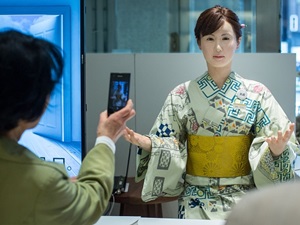 Japonya'da insanımsı robotlar endişe kaynağı!