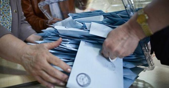 YSK'dan sandıkta Kürtçe tercümana izin