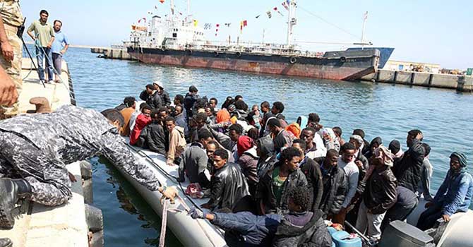 Açık denizde 3 bin 500 kaçak göçmen kurtarıldı