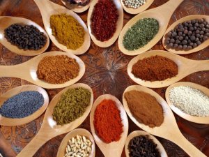 Baharatların tazeliğini korumak için ne yapmalı