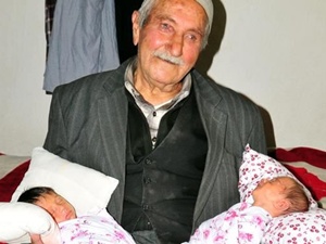 85 yaşında ikizleri oldu!