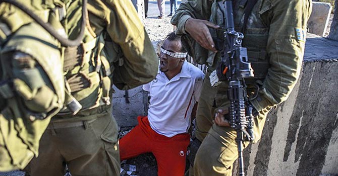 İsrail askerleri 10 Filistinliyi gözaltına aldı