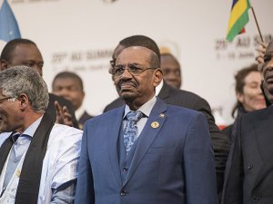 Sudan Devlet Başkanı Beşir Hartum'a dönüyor