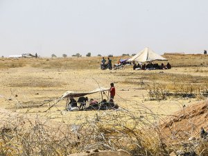 'Binlerce Arap ve Türkmen köylerinden çıkarıldı'