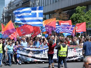 Brüksel'de Yunanistan hükümetine destek yürüyüşü