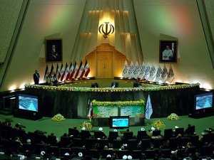 İran'da 'Nükleer Hakların Korunması Tasarısı'na onay