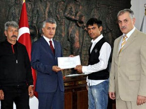 Hafızasını kaybetti, okuma yazmayı yeniden öğrendi