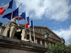 Fransa'da istihbarat tasarısı parlamentoda onaylandı