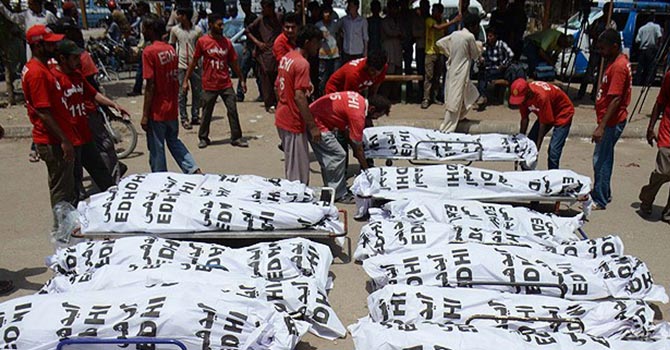 Pakistan'da sıcakların etkisiyle 1200 kişi vefat etti