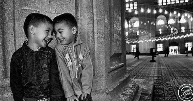 Camide yaramazlık yapan çocuklara...