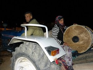 Gölpazarı'nda vatandaşları sahura kadın davulcu kaldırıyor