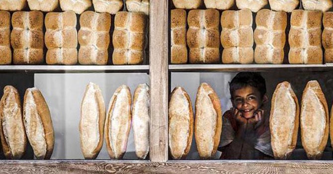 Antalya'da ekmek zamlandı