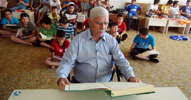 82 yaşında Kur'an öğrendi!