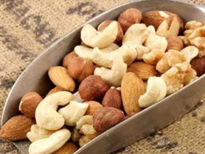 İftar ve sahur arasında yemiş yiyin!