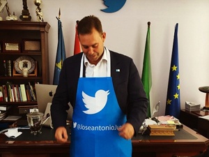 Bu kasabada bütün işlemler Twitter'la!