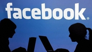 Facebook kimin izinden gidiyor?
