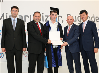 Sayan ”Yerli Cep Telefonu Üretmeliyiz”