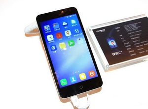 Coolpad Fengshang C+ duyuruldu!