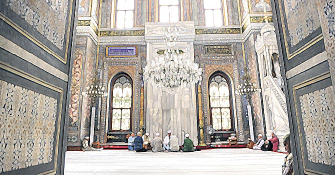 Peygamberimiz Kur’an’ı Kerim’i böyle okur ve tavsiye ederdi