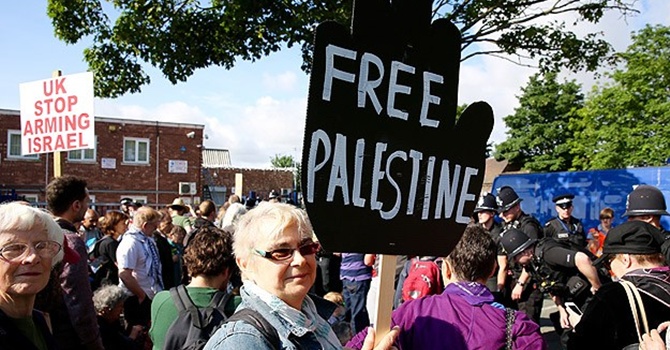 İngiltere'de 'İsrail ile silah ticareti' protesto edildi