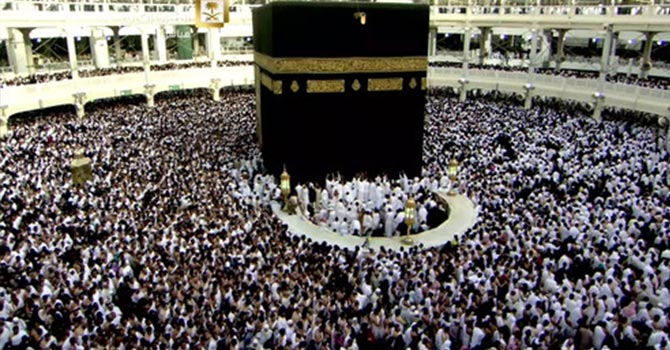 Kâbe, Müslümanlarla dolup taşıyor