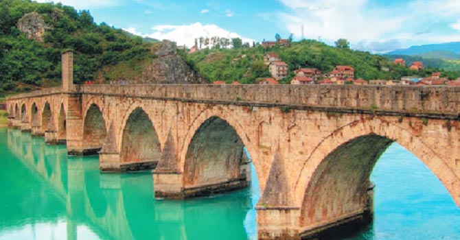 Köprü üzerine namazgah yapan medeniyet