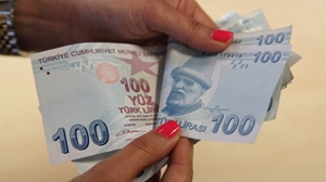 Muhalifler TL kullanmaya başladı