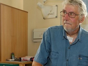 Kolundan dil yaptılar!