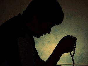 Bilim ispatladı: Mutluluğun sırrı ibadette