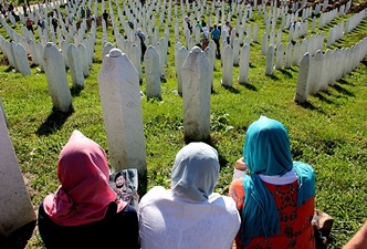 Srebrenitsa'da 136 soykırım kurbanı defnedilecek