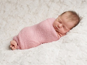 Bebeklerinizi kundaklamayın!