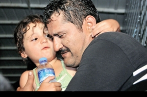 Kamyon kasası çoluk çocuk 60 göçmene mezar olacaktı