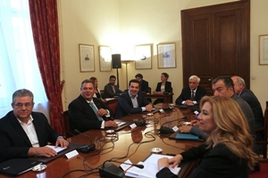 Yunanistan sonunda ağır şartları kabul etti