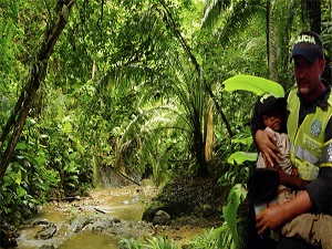 Küçük çocuk 3 hafta ormanda yaşadı