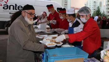 Yenimahalle’de 153 bin 590 kişi iftar yaptı